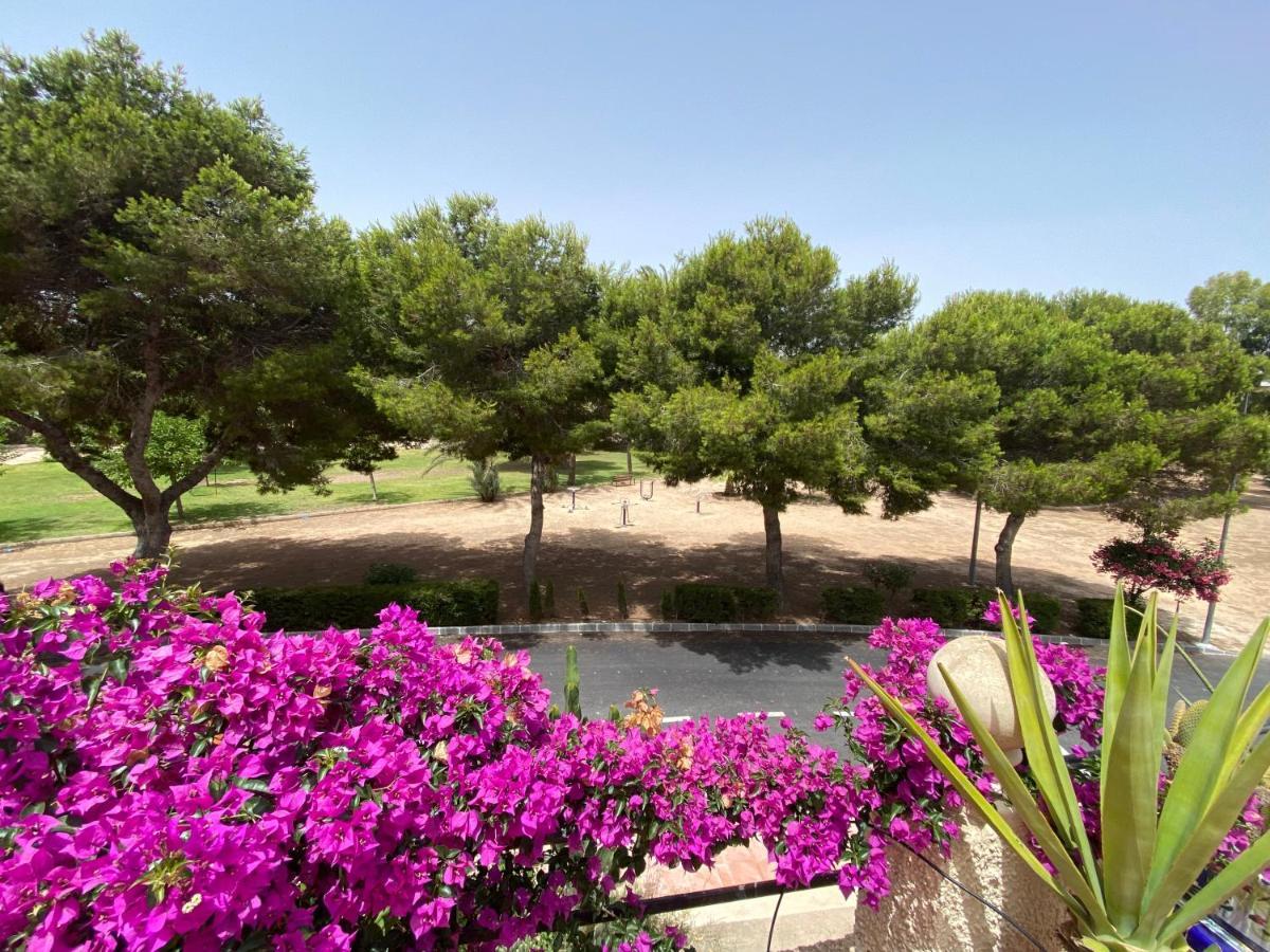 La Zenia beach Renovated 3-bdr condo w/ patio/AC Orihuela Esterno foto